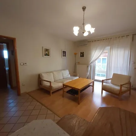 Katakunyho Apartment